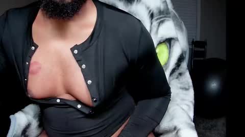 Snapshot of masculine9hard210085 chatting on September 28, 6:11 am masculine9hard210085 online show from September 28, 6:11 am