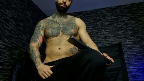 masculineguy69 online show from April 1, 11:13 pm