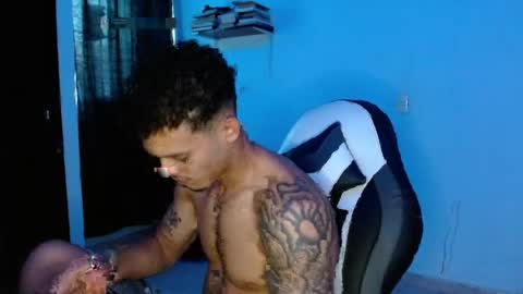 master_black777 online show from April 6, 10:32 pm