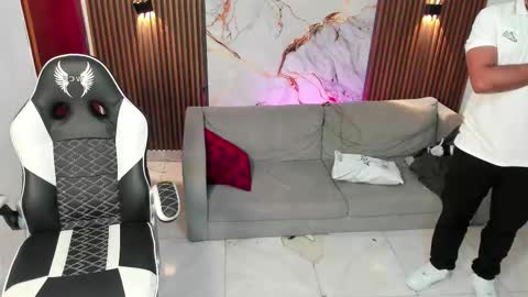 master_javi online show from September 19, 5:52 am