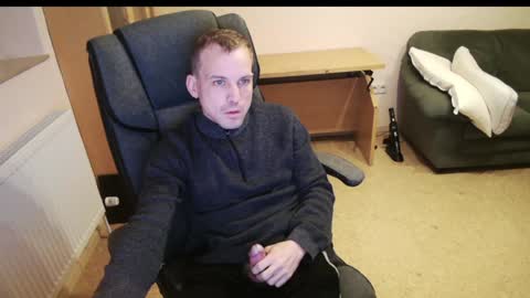 Snapshot of masterkno chatting on December 22, 6:17 am Tom online show from December 22, 6:17 am