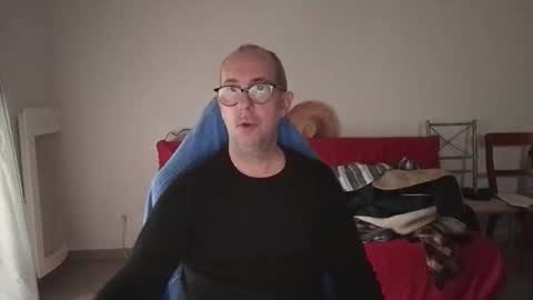 mat11efou online show from December 2, 7:22 am