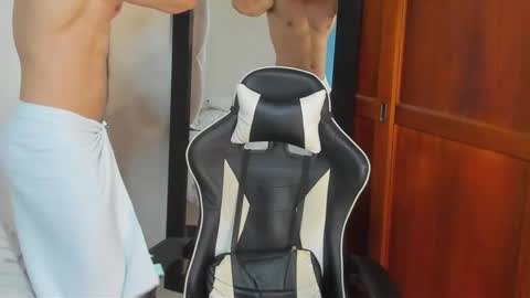 mathews_smith online show from February 3, 11:04 am