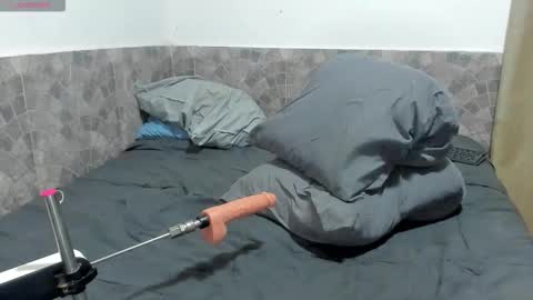 Matt Coom Independent model online show from October 12, 2:33 pm