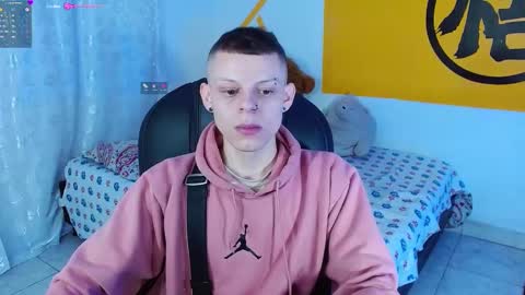 Snapshot of matthewboy_ chatting on December 28, 8:05 am MatthewBoy online show from December 28, 8:05 am