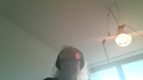 Snapshot of matthy60 chatting on October 7, 6:39 am Matthias online show from October 7, 6:39 am