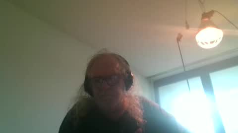 Snapshot of matthy60 chatting on October 11, 8:07 am Matthias online show from October 11, 8:07 am