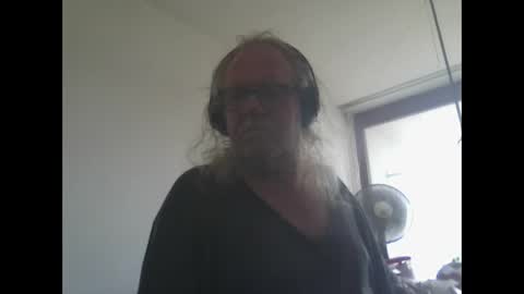Snapshot of matthy60 chatting on September 15, 12:17 pm Matthias online show from September 15, 12:17 pm