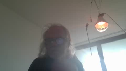 Snapshot of matthy60 chatting on October 17, 7:56 am Matthias online show from October 17, 7:56 am