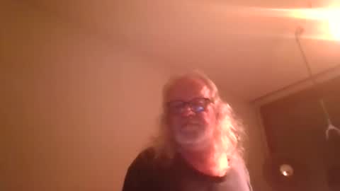 Snapshot of matthy60 chatting on October 1, 3:43 am Matthias online show from October 1, 3:43 am