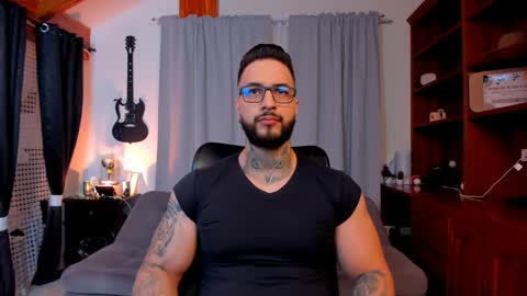 Snapshot of max_dic1 chatting on March 8, 1:12 pm max D. online show from March 8, 1:12 pm