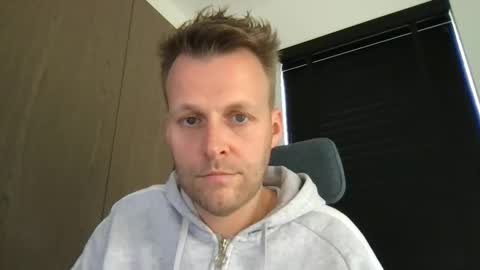 Max take off clothes online show from March 27, 9:21 am