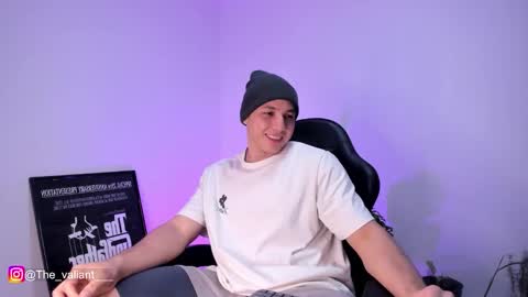 max_valiant1 online show from February 18, 6:11 am