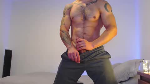 max_xl_ online show from December 19, 3:42 pm