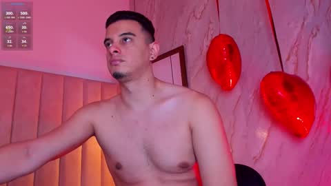 Maximiliano online show from February 19, 9:55 pm