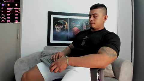 Maxcarther online show from December 2, 9:29 pm