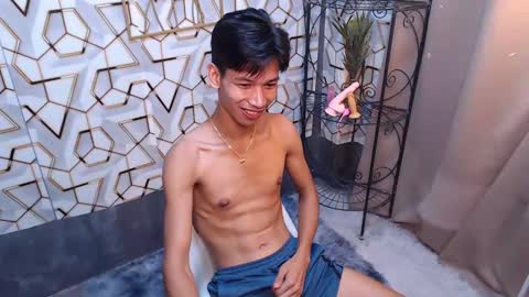 Reyn online show from February 22, 6:59 pm