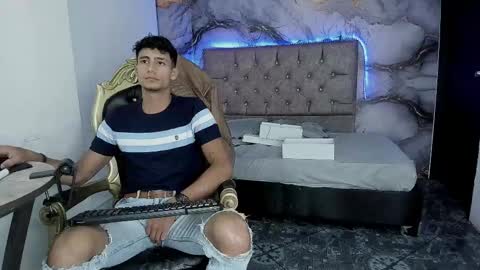 Maximo online show from October 22, 7:38 pm