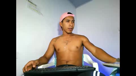 Maximo Aron Vega online show from December 20, 9:55 pm