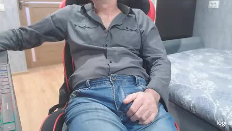 maximus3334 online show from November 7, 11:35 am