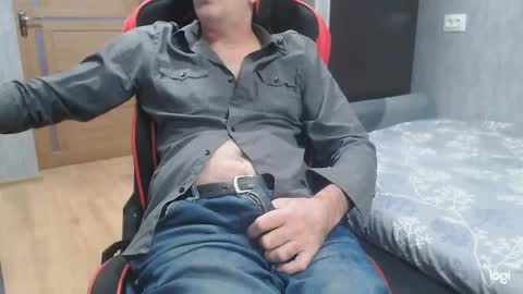 maximus3334 online show from November 3, 1:13 pm