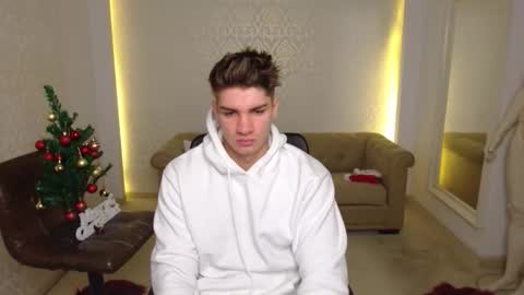 MaxKaiden online show from December 22, 6:21 am