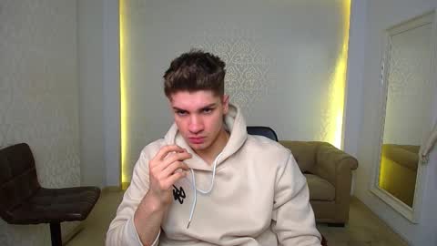 MaxKaiden online show from February 9, 5:23 am