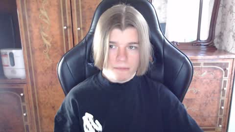 Max online show from December 21, 10:17 am