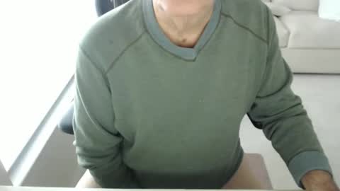 Snapshot of mbeastie chatting on December 23, 4:17 pm Beastie online show from December 23, 4:17 pm