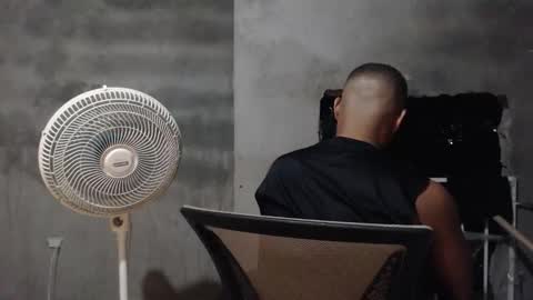 Mcgregor online show from November 28, 3:10 am