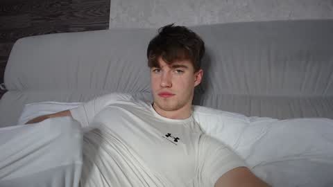 Max online show from February 4, 5:45 pm