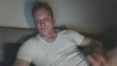 mickkxl online show from December 18, 9:00 pm