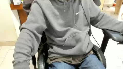 microfama00 online show from March 18, 6:49 am