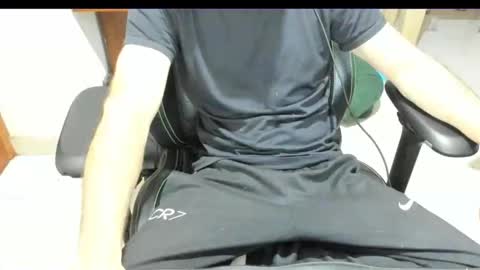 microfama00 online show from April 1, 10:07 pm