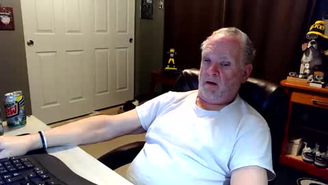 midwestdad09 online show from December 15, 2:41 am