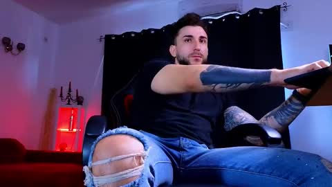 MightyAaron online show from October 23, 7:56 am