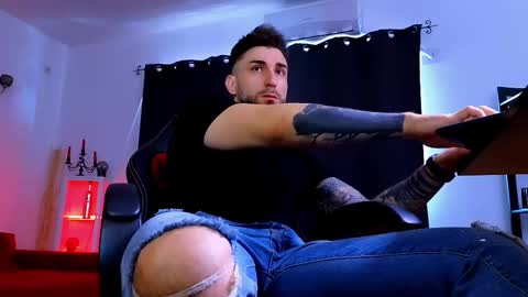 MightyAaron online show from February 20, 7:32 am