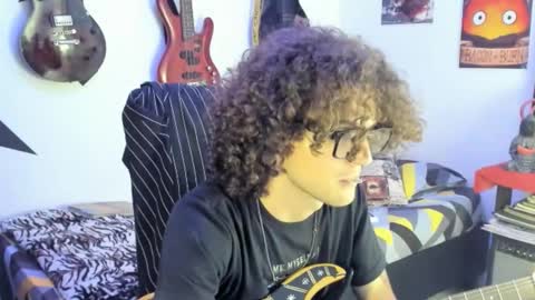 mikaelrizzzo online show from October 23, 12:03 am