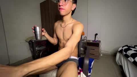 Mike Pineapple online show from November 6, 4:37 am