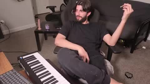 mikehawk1589 online show from March 3, 8:33 am