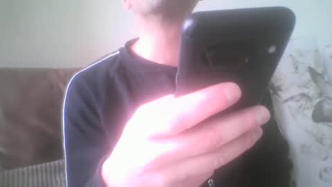 Snapshot of mikehockishuge9 chatting on January 26, 11:17 am mikehockishuge9 online show from January 26, 11:17 am