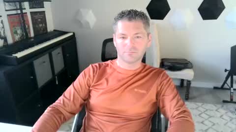 Snapshot of milf_hunter567 chatting on October 22, 2:10 pm milf_hunter567 online show from October 22, 2:10 pm