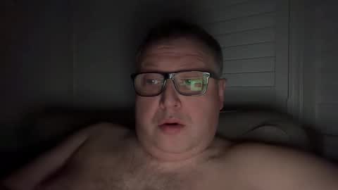 Snapshot of milfmanimal chatting on December 26, 6:30 am BigTom69 online show from December 26, 6:30 am