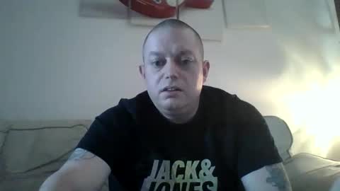 niceguy81 online show from April 21, 1:28 pm