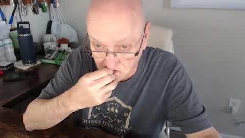 millenium0129 online show from November 19, 7:03 pm