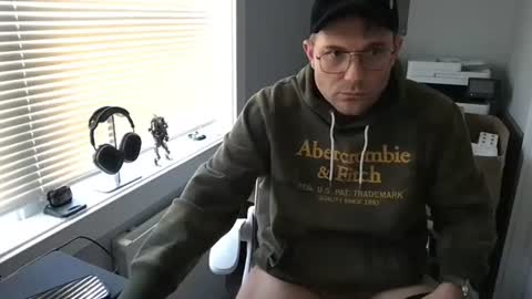 Snapshot of milo_uncensored chatting on October 16, 6:27 pm milo_uncensored online show from October 16, 6:27 pm