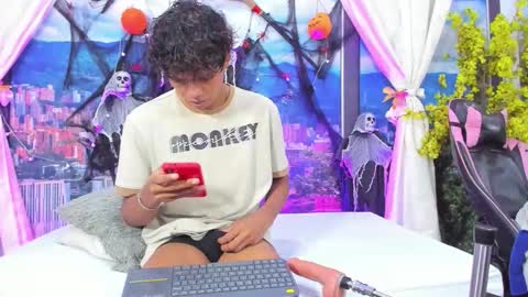 miltondelis online show from October 28, 5:10 am