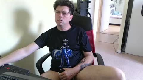 mistercoeur online show from April 7, 2:28 pm