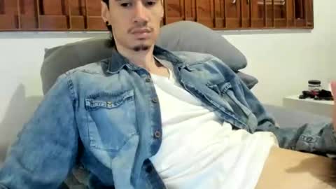 DigBreed online show from November 23, 6:52 pm