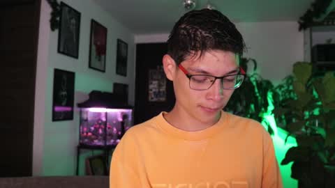 Snapshot of morgan_hiller chatting on February 7, 1:04 am   online show from February 7, 1:04 am